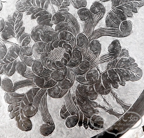 chrysanthemum salver details-4.JPG