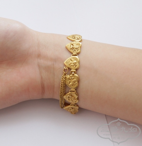 jade bracelet in gold setting 4055.JPG