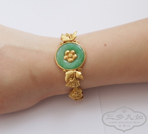 jade bracelet in gold setting 4052.JPG