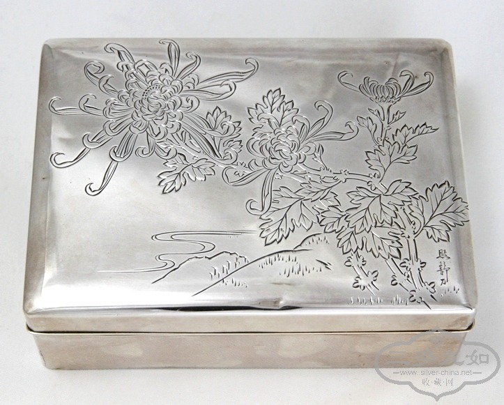 engraved JES chrysanthemum box-1.JPG