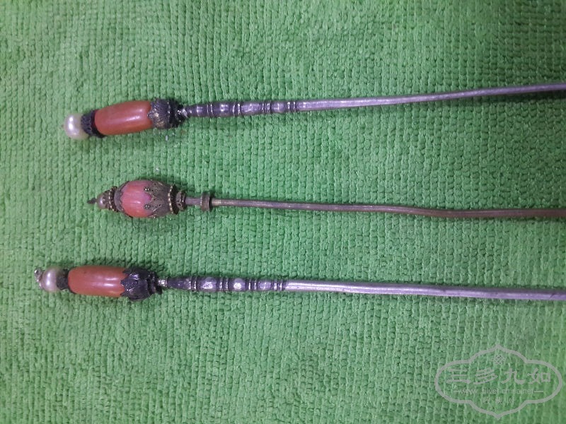 2579904