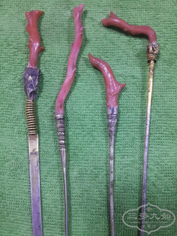 2579905