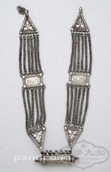 neckamulchain01.jpg