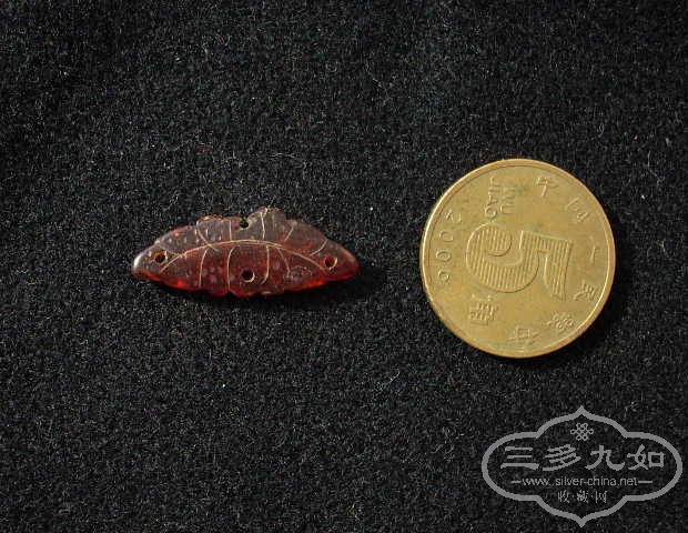 明代琥珀双面工牌 2.26ｘ0.88ｘ0.3厘米80元边磕碰。