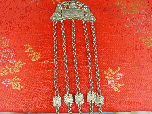精美的超长帽后缀．２８０元起，３８０元封
